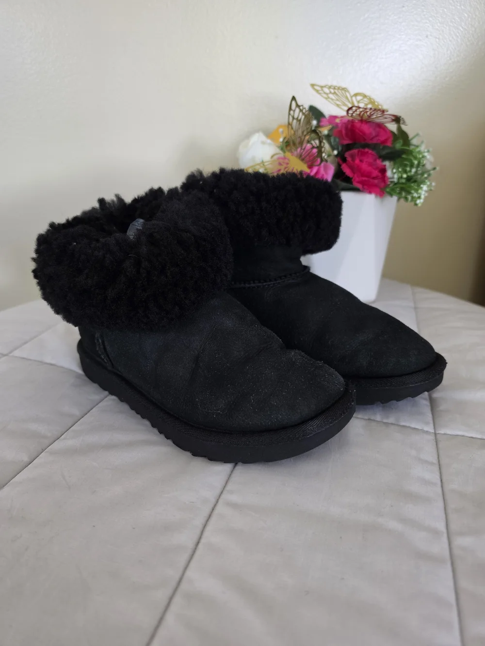 UGG Black Classic Short Suede Booties Girls Size 2